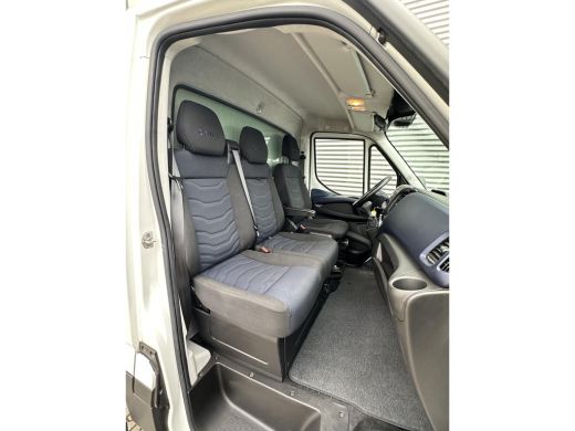 Iveco Daily 35C18 3.0 180pk Bakwagen met laadklep Automaat ActivLease financial lease