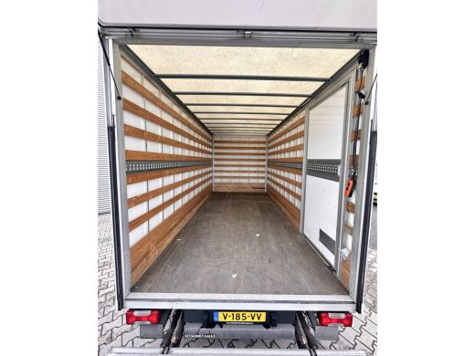 Iveco Daily 35C18 3.0 180pk Bakwagen met laadklep Automaat ActivLease financial lease