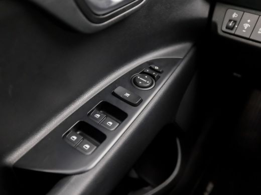 Kia Stonic 1.0 T-GDi MHEV DynamicPlusLine (APPLE CARPLAY, GROOT NAVI, CLIMATE, ADAPTIVE CRUISE, SPORTSTOELEN... ActivLease financial lease