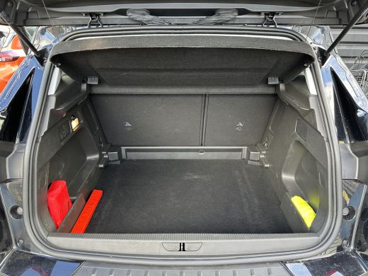 Opel Grandland X 1.2 130PK Turbo Elegance | AGR-COMFORT STOEL| NAVIGATIE| CAMERA| PARKEERSENSOREN V+A| CLIMATE CON... ActivLease financial lease