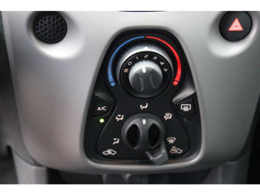 Peugeot 108 1.0 E-VTI 70PK 5-DRS ACTIVE / AIRCO / LED / / BLUETOOTH / PACK PREMIUM / 1E EIGENAAR !! ActivLease financial lease