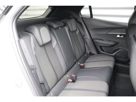 Peugeot 2008 1.2 PURETECH 130PK GT PACK AUTOMAAT / NAVI / LEDER / CLIMA / FULL-LED / 17" LMV / CAMERA / WINTER... ActivLease financial lease