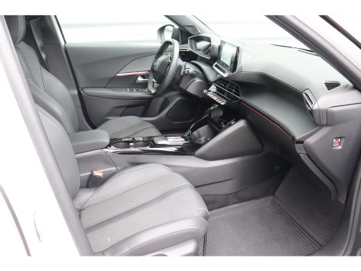 Peugeot 2008 1.2 PURETECH 130PK GT PACK AUTOMAAT / NAVI / LEDER / CLIMA / FULL-LED / 17" LMV / CAMERA / WINTER... ActivLease financial lease
