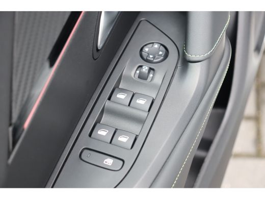 Peugeot 2008 1.2 PURETECH 130PK GT PACK AUTOMAAT / NAVI / LEDER / CLIMA / FULL-LED / 17" LMV / CAMERA / WINTER... ActivLease financial lease