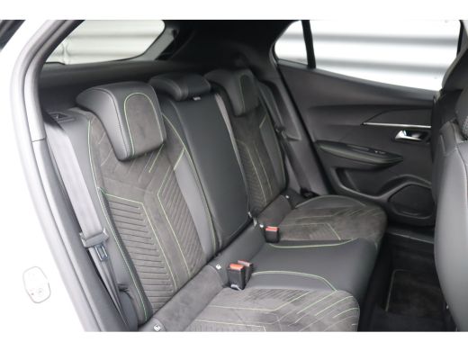 Peugeot 2008 1.2 PURETECH 130PK GT PACK AUTOMAAT / NAVI / LEDER / CLIMA / LED / PDC / 17" LMV / KEYLESS / ALCA... ActivLease financial lease