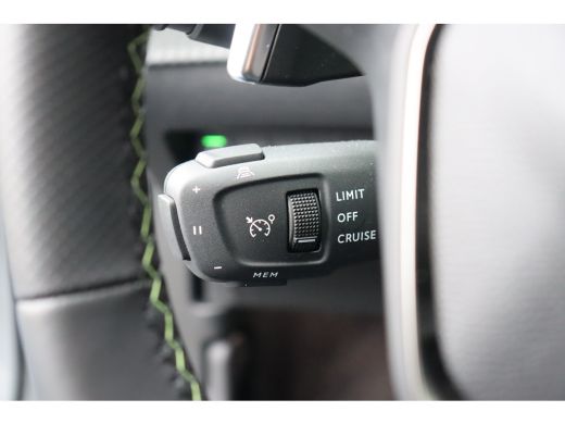 Peugeot 2008 1.2 PURETECH 130PK GT PACK AUTOMAAT / NAVI / LEDER / CLIMA / LED / PDC / 17" LMV / KEYLESS / ALCA... ActivLease financial lease