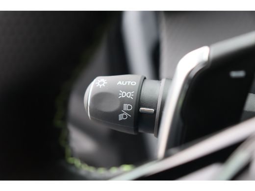 Peugeot 2008 1.2 PURETECH 130PK GT PACK AUTOMAAT / NAVI / LEDER / CLIMA / LED / PDC / 17" LMV / KEYLESS / ALCA... ActivLease financial lease