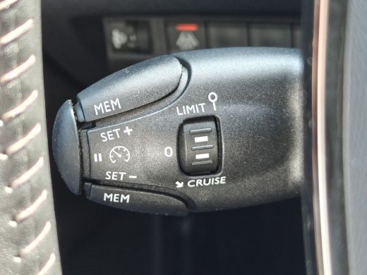 Peugeot 2008 1.2 PureTech Allure | Achteruitrijcamera | Airco (automatisch) | Apple Carplay/Android Auto|telef... ActivLease financial lease