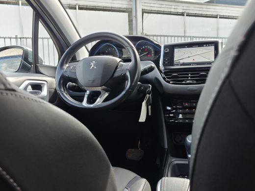 Peugeot 2008 1.2 PureTech Allure | Cruise control | DAB ontvanger | Navigatiesysteem full map | Cruise control... ActivLease financial lease