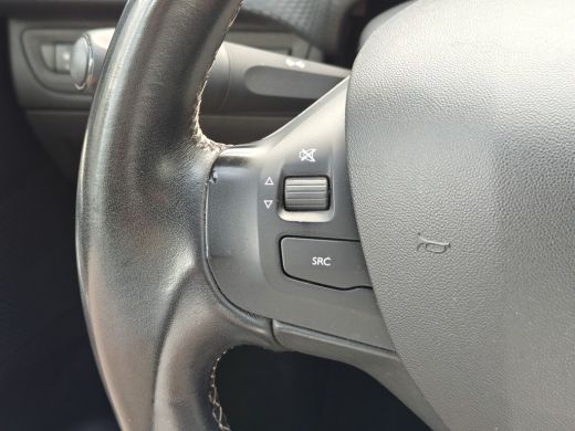 Peugeot 2008 1.2 PureTech Allure | Cruise control | DAB ontvanger | Navigatiesysteem full map | Cruise control... ActivLease financial lease