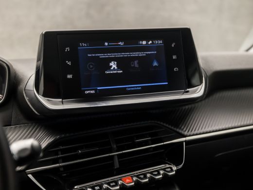 Peugeot 208 1.2 PureTech Sport (APPLE CARPLAY, GROOT NAVI, GETINT GLAS, DAB+, SPORTSTOELEN, CRUISE, PARKEERSE... ActivLease financial lease