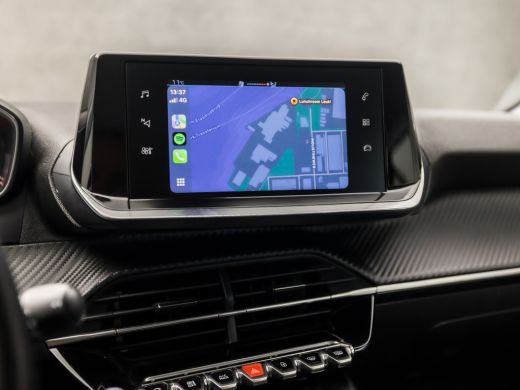 Peugeot 208 1.2 PureTech Sport (APPLE CARPLAY, GROOT NAVI, GETINT GLAS, DAB+, SPORTSTOELEN, CRUISE, PARKEERSE... ActivLease financial lease