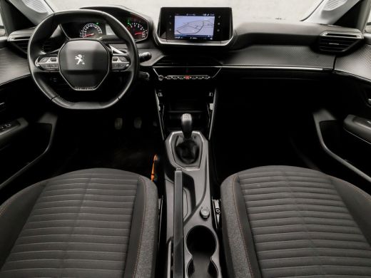 Peugeot 208 1.2 PureTech Sport (APPLE CARPLAY, GROOT NAVI, GETINT GLAS, DAB+, SPORTSTOELEN, CRUISE, PARKEERSE... ActivLease financial lease