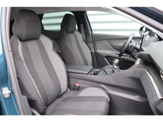 Peugeot 3008 1.2 PURETECH 130PK ACTIVE PACK BUSINESS / NAVI / CLIMA / LED / PDC / 17" LMV / CAMERA / KEYLESS /... ActivLease financial lease