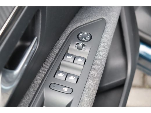 Peugeot 3008 1.2 PURETECH 130PK ACTIVE PACK BUSINESS / NAVI / CLIMA / LED / PDC / 17" LMV / CAMERA / KEYLESS /... ActivLease financial lease