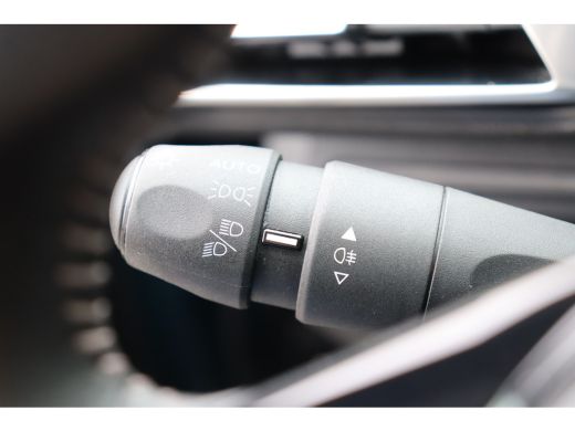 Peugeot 3008 1.2 PURETECH 130PK ACTIVE PACK BUSINESS / NAVI / CLIMA / LED / PDC / 17" LMV / CAMERA / KEYLESS /... ActivLease financial lease