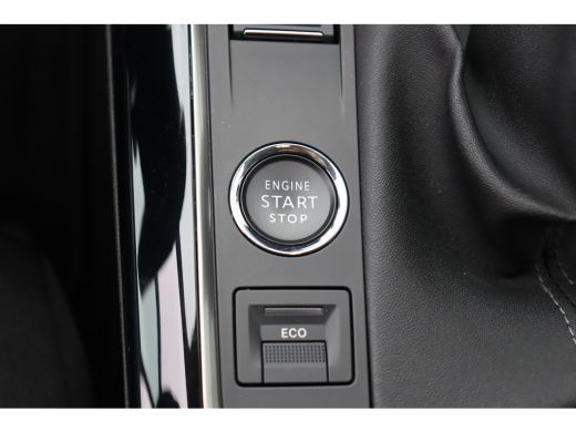 Peugeot 3008 1.2 PURETECH 130PK ACTIVE PACK BUSINESS / NAVI / CLIMA / LED / PDC / 17" LMV / CAMERA / KEYLESS /... ActivLease financial lease