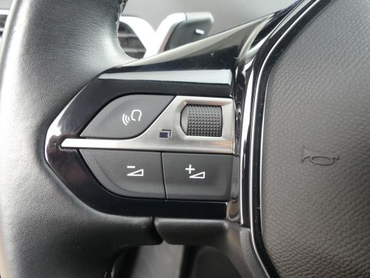 Peugeot 3008 1.2 PureTech 130PK Blue Lease Premium Automaat | NAVI | CAMERA | AFN. TREKHAAK | ActivLease financial lease