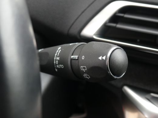 Peugeot 3008 1.2 PureTech 130PK Blue Lease Premium Automaat | NAVI | CAMERA | AFN. TREKHAAK | ActivLease financial lease