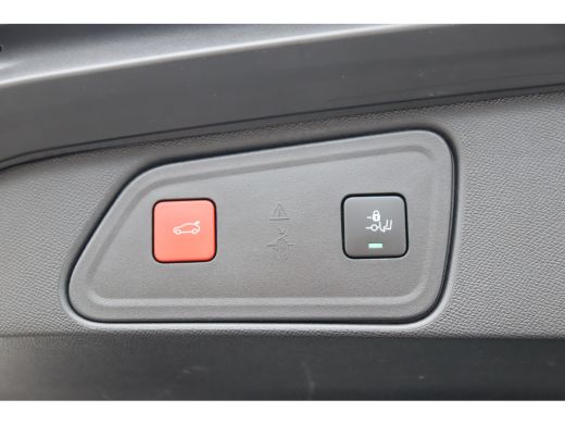 Peugeot 3008 1.2 PURETECH 130PK GT AUTOMAAT / NAVI / LEDER / CLIMA / PDC / 18" LMV / CAMERA / KEYLESS / FULL-L... ActivLease financial lease