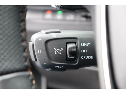 Peugeot 3008 1.2 PURETECH 130PK GT AUTOMAAT / NAVI / LEDER / CLIMA / PDC / 18" LMV / CAMERA / KEYLESS / FULL-L... ActivLease financial lease