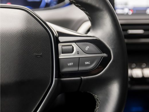 Peugeot 3008 1.2 PureTech Sport (APPLE CARPLAY, GROOT NAVI, KEYLESS, LEDER, 360 CAMERA, SPORTSTOELEN, GETINT G... ActivLease financial lease