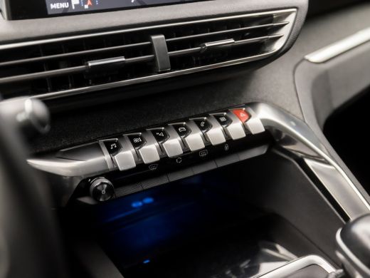 Peugeot 3008 1.2 PureTech Sport (APPLE CARPLAY, GROOT NAVI, KEYLESS, LEDER, 360 CAMERA, SPORTSTOELEN, GETINT G... ActivLease financial lease
