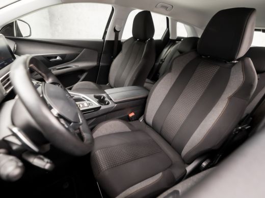 Peugeot 3008 1.2 PureTech Sport Automaat (APPLE CARPLAY, GROOT NAVI, VIRTUAL COCKPIT, PARKEERSENSOREN, SPORTST... ActivLease financial lease