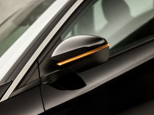 Peugeot 3008 1.2 PureTech Sport Automaat (APPLE CARPLAY, GROOT NAVI, VIRTUAL COCKPIT, PARKEERSENSOREN, SPORTST... ActivLease financial lease
