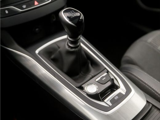 Peugeot 308 SW 1.2 PureTech Sport (PANORAMADAK, APPLE CARPLAY, GROOT NAVI, DENON AUDIO, KEYLESS, LEDER, SPORT... ActivLease financial lease