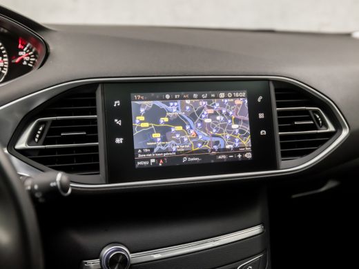 Peugeot 308 SW 1.2 PureTech Sport (PANORAMADAK, APPLE CARPLAY, GROOT NAVI, DENON AUDIO, KEYLESS, LEDER, SPORT... ActivLease financial lease