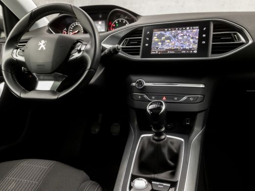 Peugeot 308 SW 1.2 PureTech Sport (PANORAMADAK, APPLE CARPLAY, GROOT NAVI, DENON AUDIO, KEYLESS, LEDER, SPORT... ActivLease financial lease