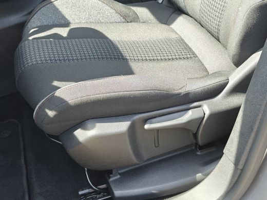 Peugeot 5008 1.2 PureTech Active Pack Business | 2 stoelen op derde rij | Airco (automatisch) | Lichtmetalen v... ActivLease financial lease