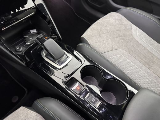 Peugeot e-208 EV GT Pack 50 kWh [ 3-Fase ] (INCL-BTW) *FULL-LED | DIGI-COCKPIT | BLIS | CAMERA | 1/2-LEATHER | ... ActivLease financial lease