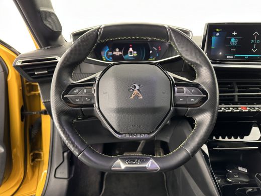 Peugeot e-208 EV GT Pack 50 kWh [ 3-Fase ] (INCL-BTW) *FULL-LED | DIGI-COCKPIT | BLIS | CAMERA | 1/2-LEATHER | ... ActivLease financial lease