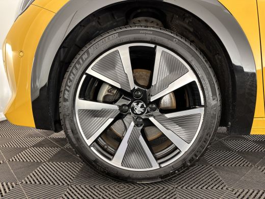Peugeot e-208 EV GT Pack 50 kWh [ 3-Fase ] (INCL-BTW) *FULL-LED | DIGI-COCKPIT | BLIS | CAMERA | 1/2-LEATHER | ... ActivLease financial lease