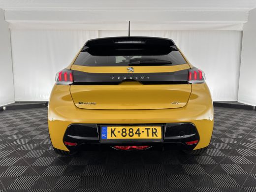 Peugeot e-208 EV GT Pack 50 kWh [ 3-Fase ] (INCL-BTW) *FULL-LED | DIGI-COCKPIT | BLIS | CAMERA | 1/2-LEATHER | ... ActivLease financial lease