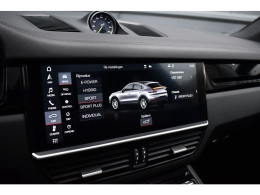 Porsche Cayenne Coupé 3.0 E-Hybrid 462pk | Panoramadak | Sport Chrono | Achterasbesturing | 21'' Velgen | Leder Dashbor... ActivLease financial lease