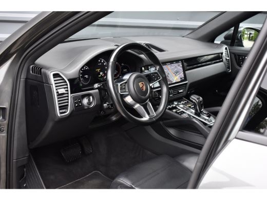 Porsche Cayenne Coupé 3.0 E-Hybrid 462pk | Panoramadak | Sport Chrono | Achterasbesturing | 21'' Velgen | Leder Dashbor... ActivLease financial lease