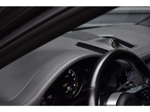 Porsche Cayenne Coupé 3.0 E-Hybrid 462pk | Panoramadak | Sport Chrono | Achterasbesturing | 21'' Velgen | Leder Dashbor... ActivLease financial lease