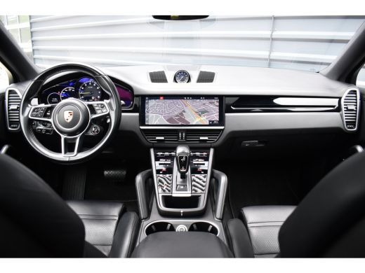 Porsche Cayenne Coupé 3.0 E-Hybrid 462pk | Panoramadak | Sport Chrono | Achterasbesturing | 21'' Velgen | Leder Dashbor... ActivLease financial lease