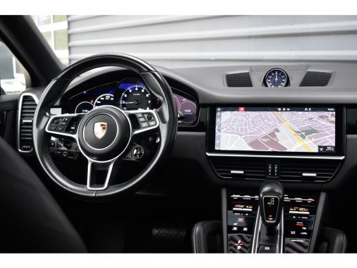 Porsche Cayenne Coupé 3.0 E-Hybrid 462pk | Panoramadak | Sport Chrono | Achterasbesturing | 21'' Velgen | Leder Dashbor... ActivLease financial lease