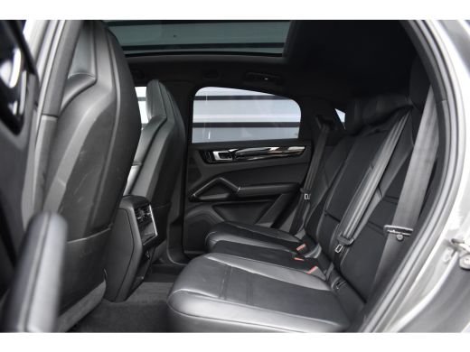 Porsche Cayenne Coupé 3.0 E-Hybrid 462pk | Panoramadak | Sport Chrono | Achterasbesturing | 21'' Velgen | Leder Dashbor... ActivLease financial lease