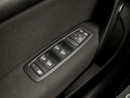 Renault Mégane Estate 1.3 TCe Limited Sport 141Pk Automaat (APPLE CARPLAY, VIRTUAL COCKPIT, NAVIGATIE, CLIMATE, GETINT ... ActivLease financial lease