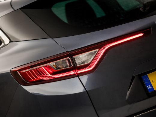 Renault Mégane Estate 1.3 TCe Limited Sport 141Pk Automaat (APPLE CARPLAY, VIRTUAL COCKPIT, NAVIGATIE, CLIMATE, GETINT ... ActivLease financial lease