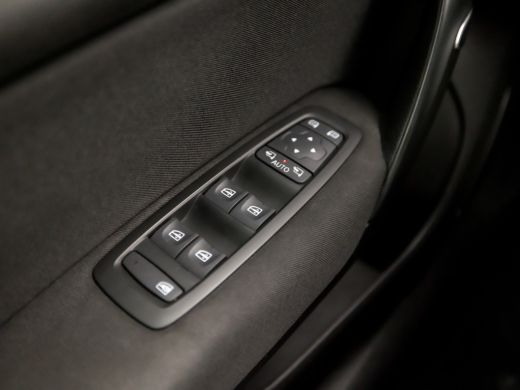 Renault Mégane Estate 1.3 TCe Limited Sport 141Pk Automaat (APPLE CARPLAY, VIRTUAL COCKPIT, NAVIGATIE, CLIMATE, SPORTST... ActivLease financial lease