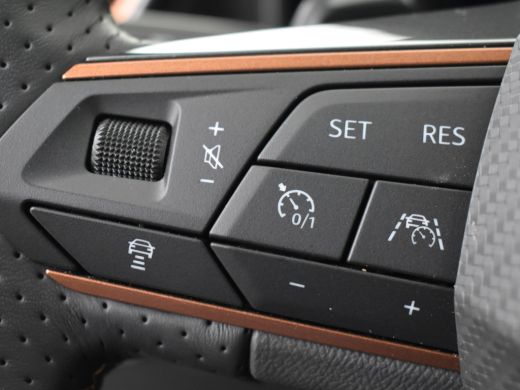 Seat Formentor 1.4 e-Hybrid Performance 245pk | Adaptief cruise control | Navigatie | Dodehoekdetectie | Park as... ActivLease financial lease
