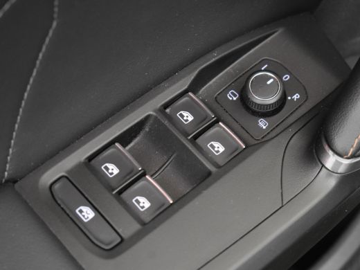 Seat Formentor 1.4 TSI e-Hybrid Essential 204pk Panorama dak | Adaptief cruise control | Privacy glass | Led kop... ActivLease financial lease