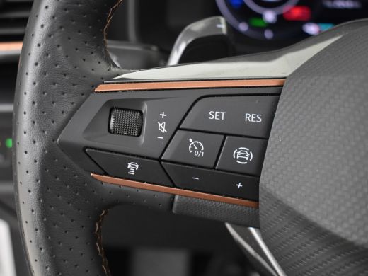 Seat Formentor 1.4 TSI e-Hybrid Essential 204pk Panorama dak | Adaptief cruise control | Privacy glass | Led kop... ActivLease financial lease