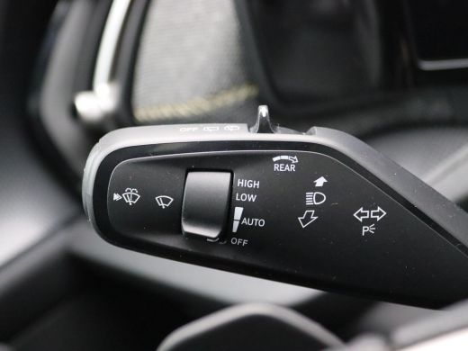 Skoda Kodiaq 1.5 TSI MHEV Business Edition 150PK DSG matrix led, trekhaak, schuif-kanteldak, achteruitrijcamer... ActivLease financial lease
